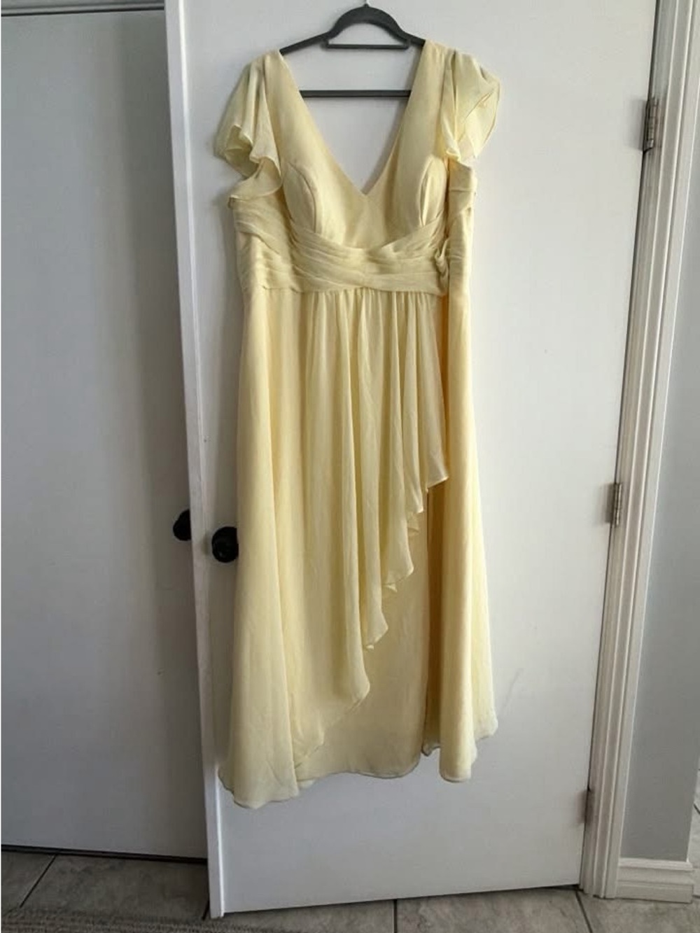 Azazie Omari Lemon Sorbet size 22